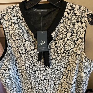 NWT ADRIANNA PAPELL BOW TIE LACE TOP DIZE XL